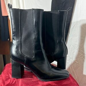 Sleek Black Heeled Boots for Women